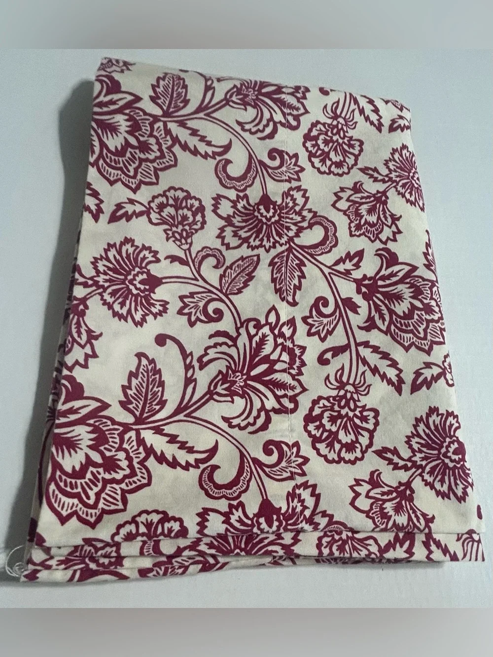 VTG  JCPenny Standard Pillowcases maroon/red Floral Traditional French/ English